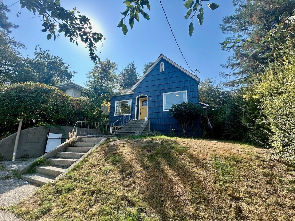 6005 S Cooper St in Seattle, WA - Building Photo