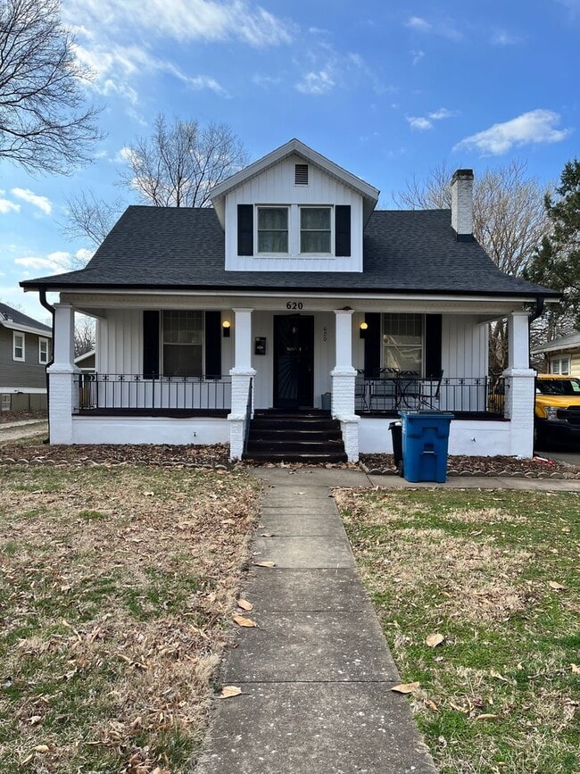 property at 620 E Delmar St