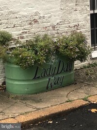 227 S Durham St photo'