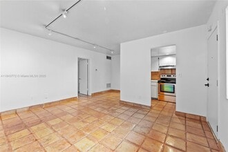 2924 Day Ave in Miami, FL - Building Photo - Building Photo