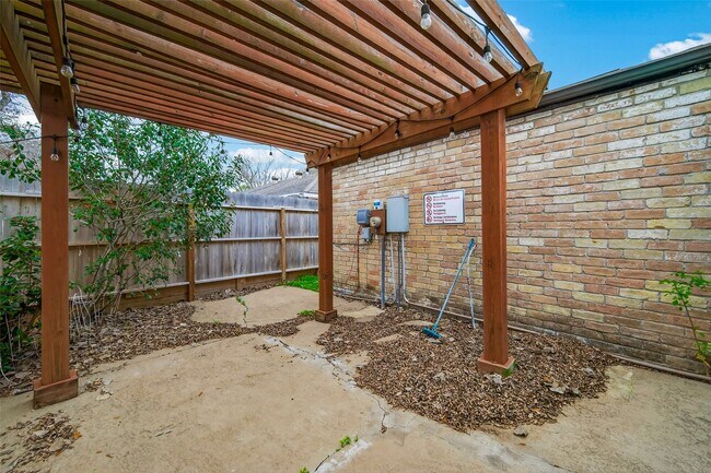 property at 2130 Round Lake Dr