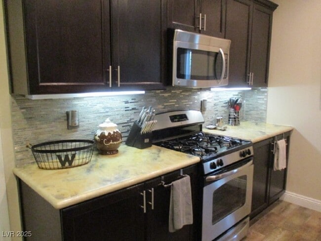 property at 3925 Jamison Park Ln