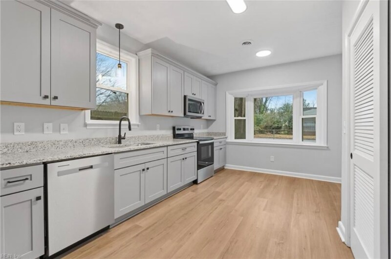 1036 Ivaloo St in Norfolk, VA - Building Photo