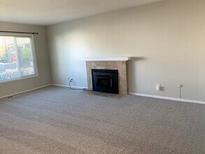 1275 NW Jenne Ave in Portland, OR - Foto de edificio - Building Photo