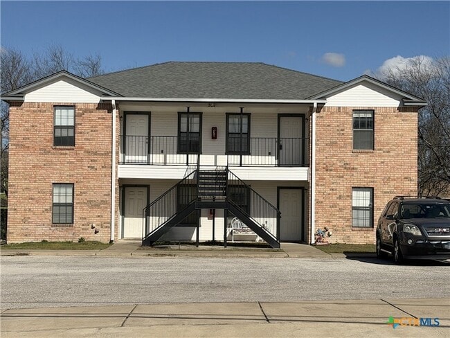 property at 204 W Truman Ave