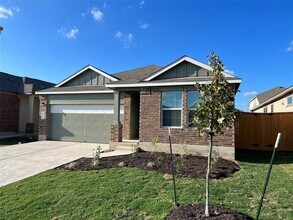 140 Perfect World Lp in Jarrell, TX - Building Photo - Building Photo