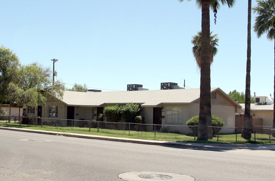 2919 E. Oak/2242 E. 29th in Phoenix, AZ - Foto de edificio