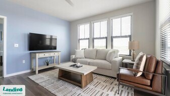 6850 Foxtail Palm Wy, Unit 2416 in Bradenton, FL - Building Photo