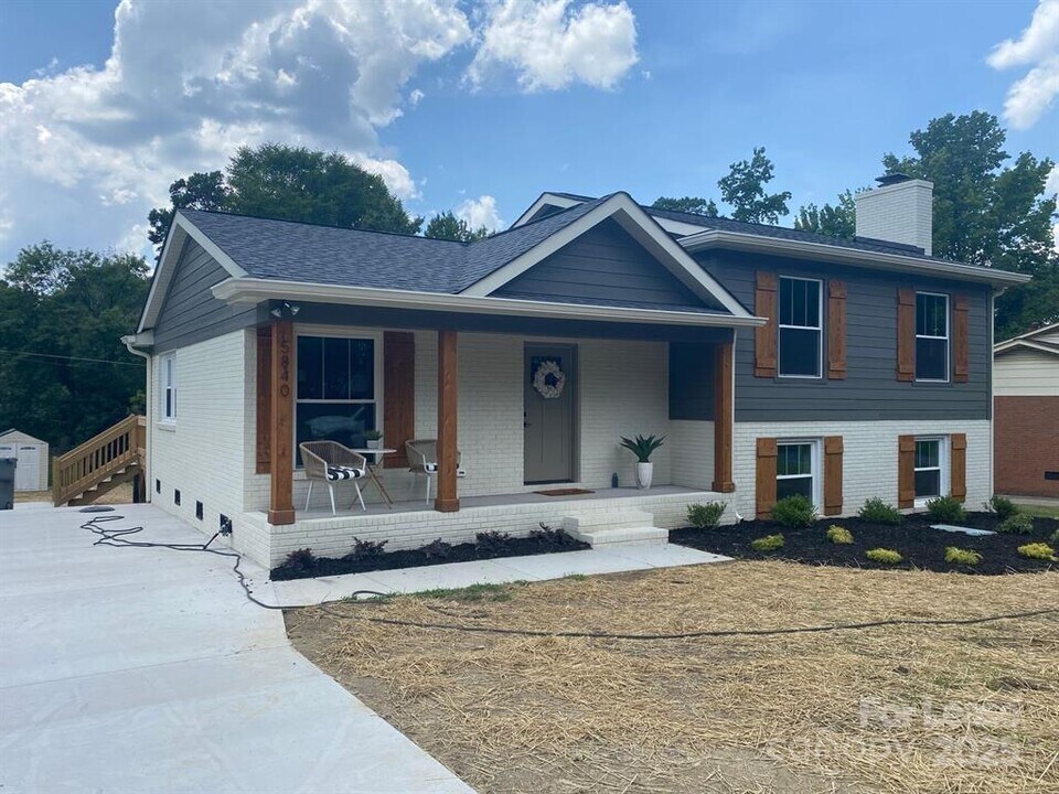 5840 Charing Pl in Charlotte, NC - Building Photo