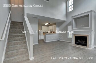 8500 Summer Glen Cir in Charlotte, NC - Building Photo - Building Photo