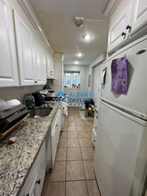 14 Mount Ida St, Unit 1 in Newton, MA - Foto de edificio - Building Photo