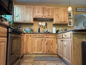 58 Maple St, Unit 58 Maple St. in Burlington, VT - Building Photo - Building Photo