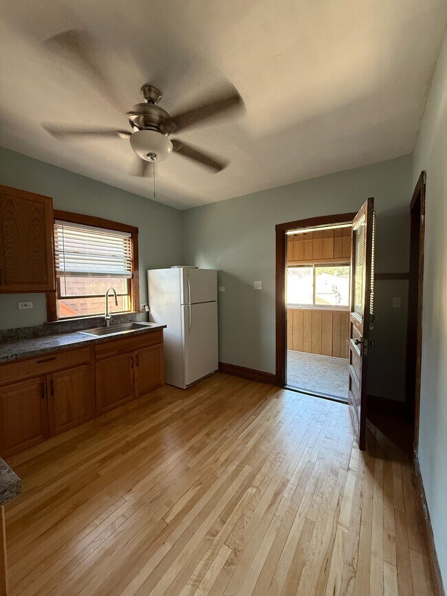 5505 N Mason Ave, Unit 5505 n mason apt 2 in Chicago, IL - Building Photo - Building Photo