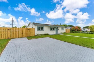 12253 SW 28th Terrace in Miami, FL - Building Photo - Building Photo
