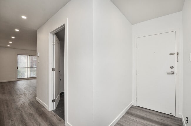 6395 R. Villeneuve in Montréal, QC - Building Photo - Building Photo