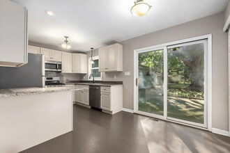 16340 S McGrath Dr in Plainfield, IL - Building Photo - Building Photo