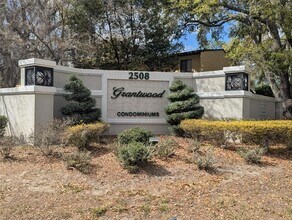 2508 SW 35th Pl in Gainesville, FL - Foto de edificio - Building Photo