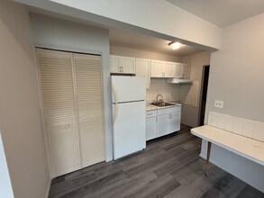 6632-6666 Rita Dr in Enon, OH - Building Photo - Building Photo