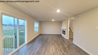 1104 Cove St SE in Bondurant, IA - Building Photo - Building Photo