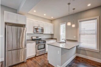 19 Dorset St, Unit 2 in Boston, MA - Foto de edificio - Building Photo