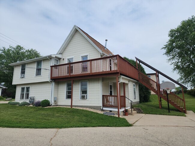 2530 Church St in Cross Plains, WI - Building Photo - Building Photo