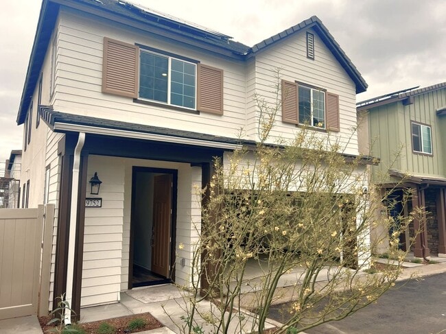 9752 New Frst Ln in Jurupa Valley, CA - Foto de edificio - Building Photo