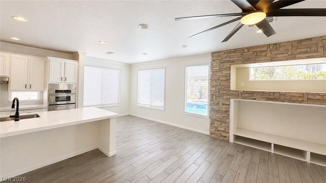 10372 Walking View Ct