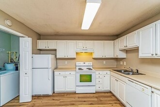 2104 W Knox St in Durham, NC - Building Photo - Building Photo