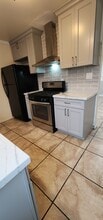 845 Apgar St, Unit B in Oakland, CA - Building Photo - Building Photo