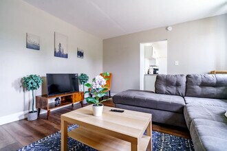 605 Dennison Ave-Unit -ID1265614P in Columbus, OH - Building Photo - Building Photo