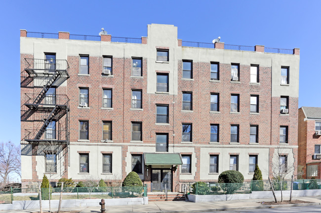 18-01 SHORE Blvd in Astoria, NY - Building Photo - Building Photo