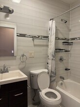 7322 69th Pl in Glendale, NY - Building Photo - Building Photo