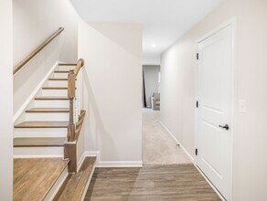 411 Cross Country Way in Durham, NC - Building Photo - Building Photo