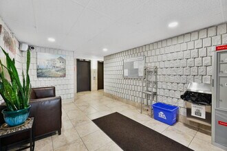 Confederation Place Apartments in St Thomas, ON - Building Photo - Building Photo