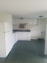 1139 Ridgecrest Ave in Una, SC - Building Photo