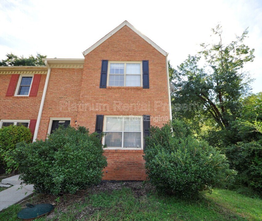 1052 Westfield Trace in Smyrna, GA - Building Photo