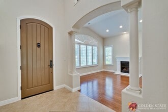 496 W Latimer Ave in Campbell, CA - Foto de edificio - Building Photo