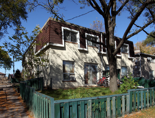 1872 Sheppard Ave W in Toronto, ON - Building Photo - Primary Photo