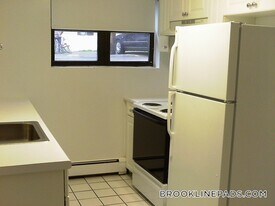 44 Harvard Ave, Unit B in Brookline, MA - Building Photo