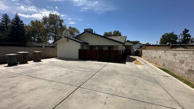 625 A St in Bakersfield, CA - Building Photo - Building Photo