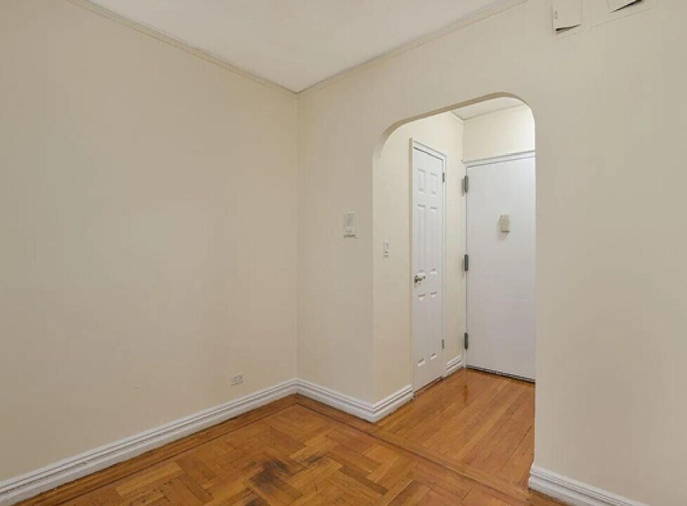 2685 Creston Ave in Bronx, NY - Building Photo