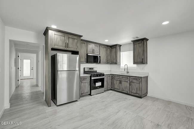 1107 Myrtle Ave in El Paso, TX - Foto de edificio - Building Photo