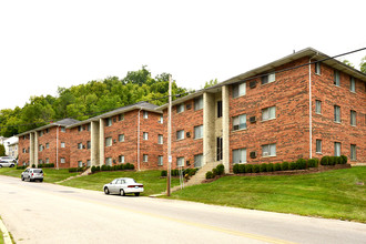 Highland Manor Apartments in Covington, KY - Building Photo - Building Photo