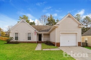 3226 Twin Falls Ln in Matthews, NC - Building Photo