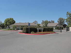 Sierra Heartland Apartments in Clovis, CA - Building Photo - Building Photo