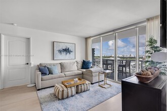 1800 Sunset Harbour Dr in Miami Beach, FL - Building Photo - Building Photo