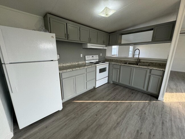 2432 W Austin St in Port Lavaca, TX - Building Photo - Building Photo