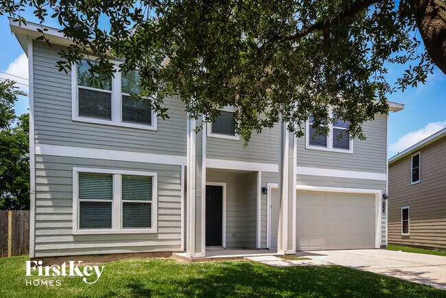 8443 Broadleaf Ave in Baytown, TX - Building Photo - Building Photo