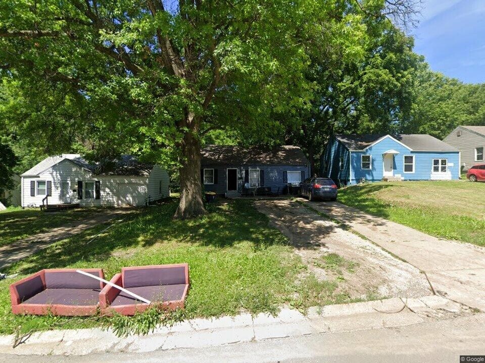 8032 Brooklyn Ave in Kansas City, MO - Building Photo