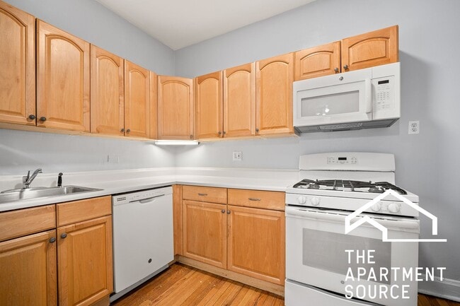 2611 N Dayton St, Unit 1